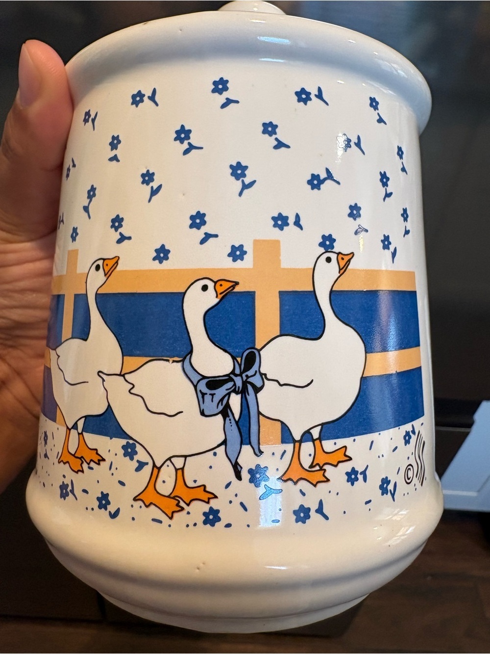 Vintage 80’s Blue Ribbon Country Geese Small Ceramic Canister 7”x5” w/ Lid EUC - Picture 6 of 16